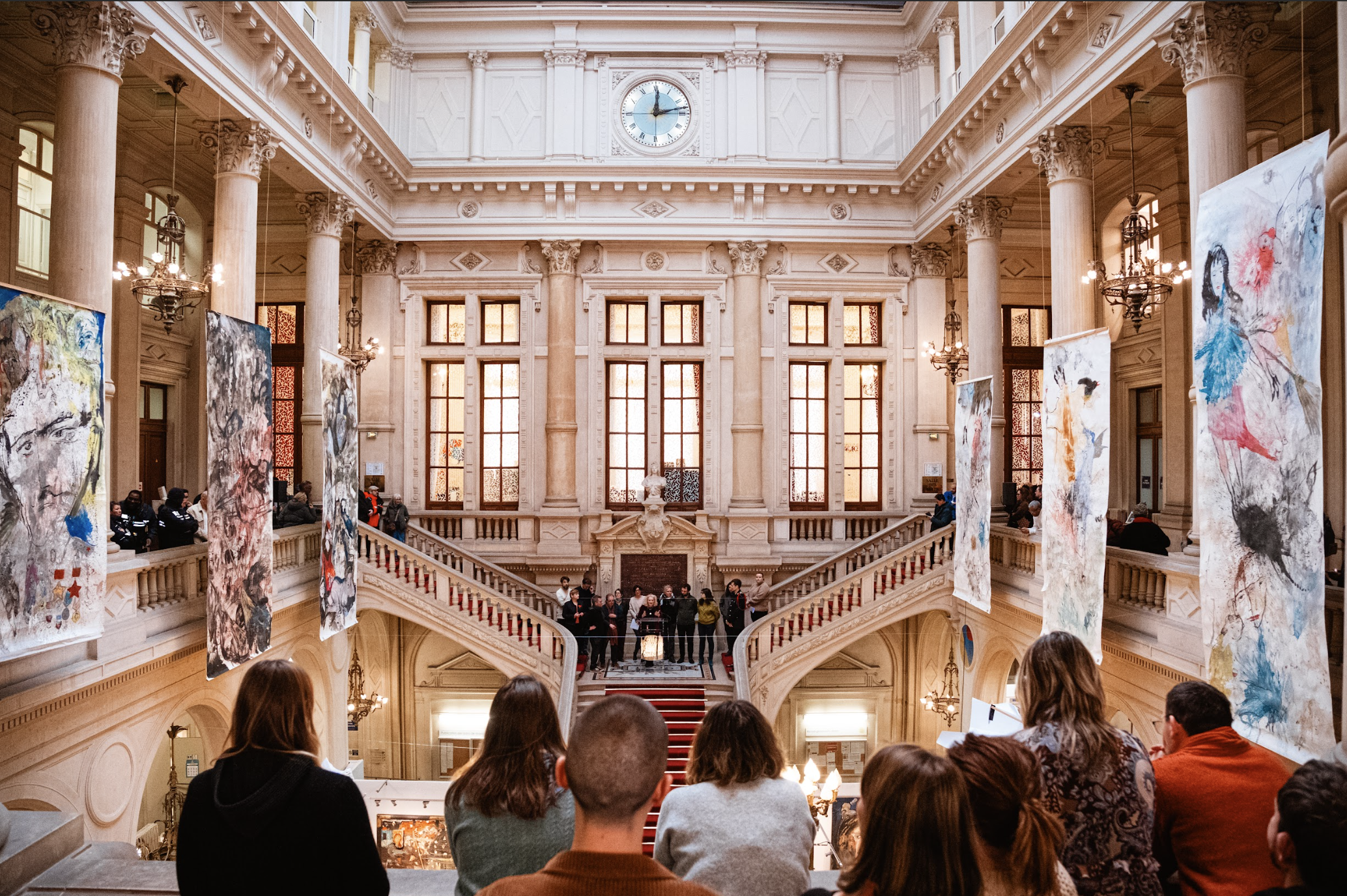 Sonorisation multi-diffusion pour les vœux du maire dans le hall de la mairie du 10e arrondissement de Paris